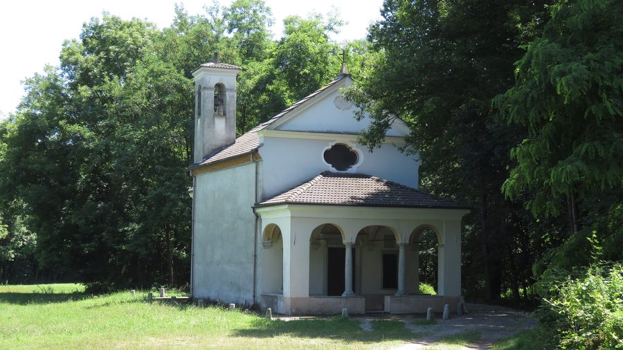 Oratory of Auresso in Auzate near Gozzano