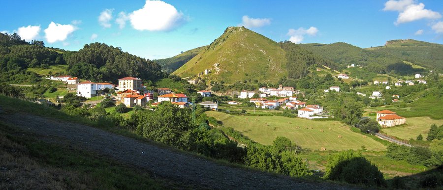 File:Ontón panorama 2009.jpg