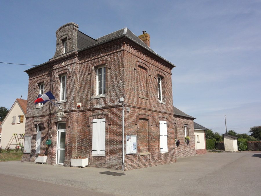 File:Saint-Pierre-Lavis (Seine-Mar.) mairie.jpg