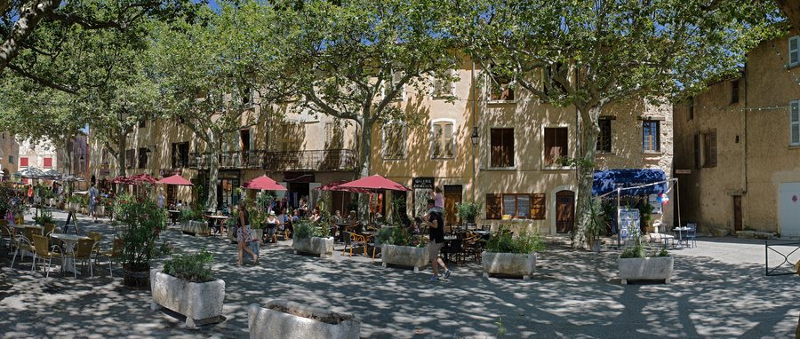 File:Tourtour - panoramio (1).jpg