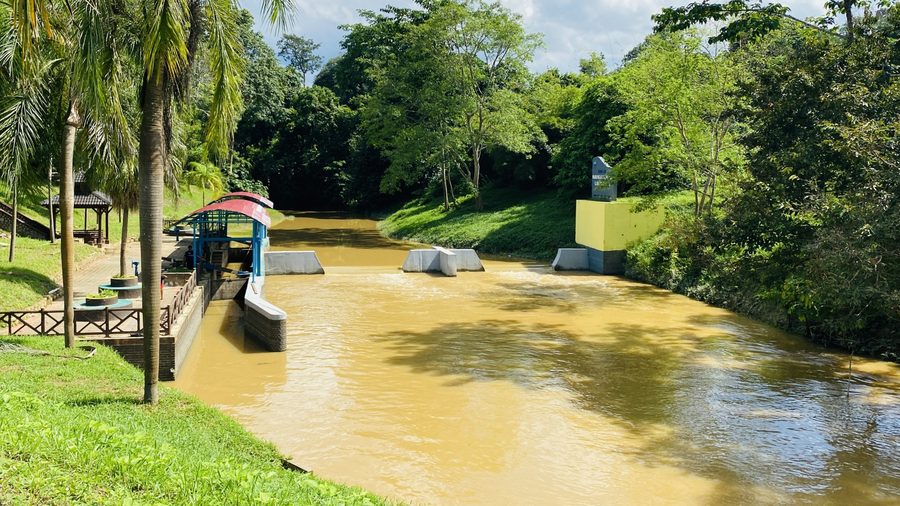 Navigation lock and dam on the Chini River in Kuala Chini, Pahang