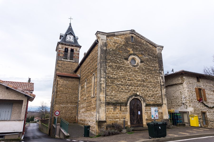 File:Vernioz-Église.jpg