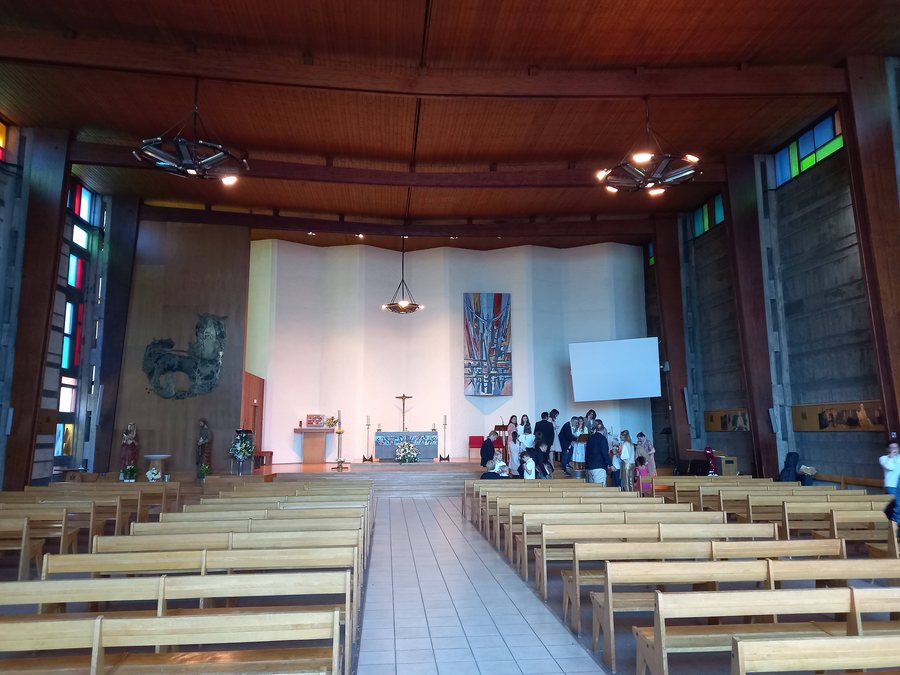 File:Chaville - Église Sainte-Bernadette - 1.jpg
