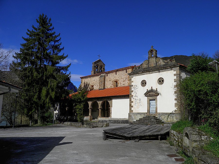 File:Tanes, Caso, Asturias.jpg
