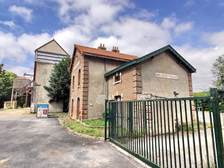 File:Moliens-Dreuil - La gare -IMG 20200718 112925.jpg