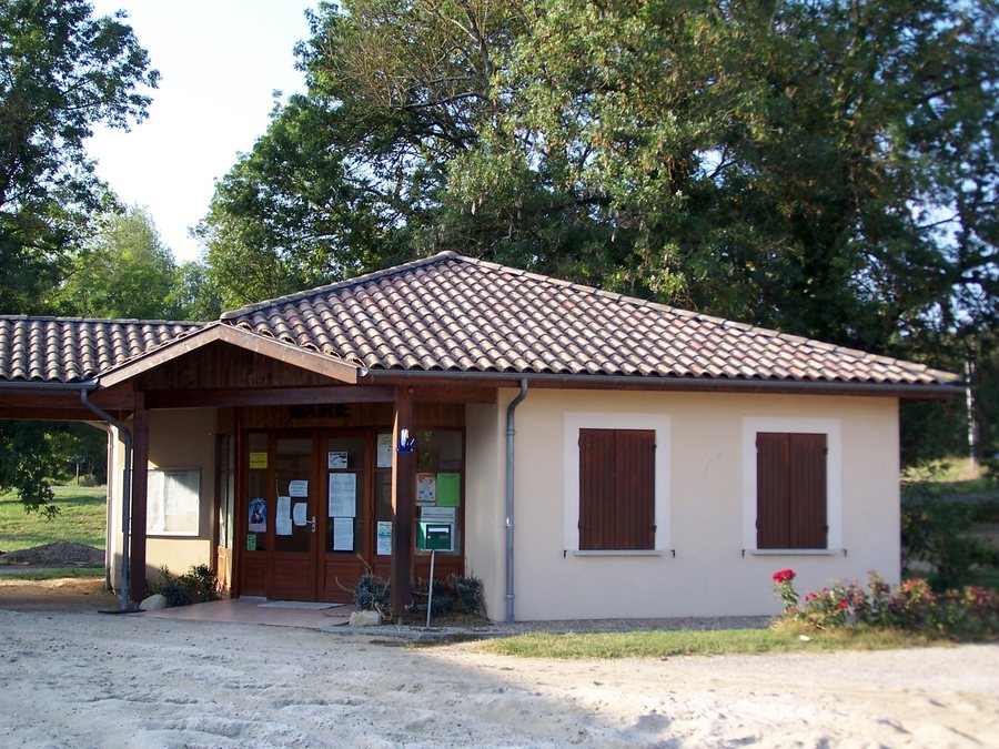 File:Sainte-Colombe-de-Duras Mairie.jpg