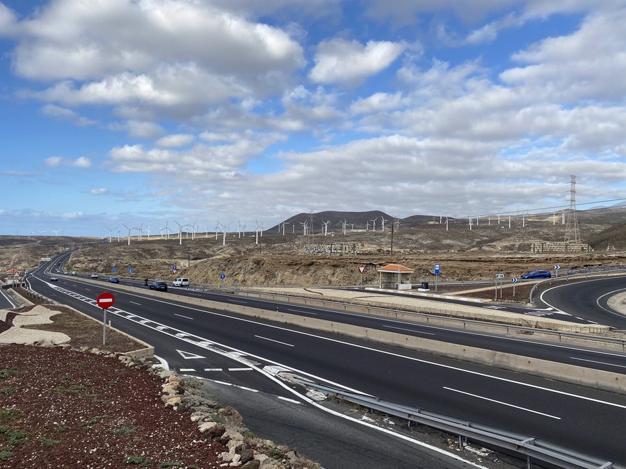 File:ESP Tenerife, Arico, Porís de Abona, Autopista del Sur 0002.jpg