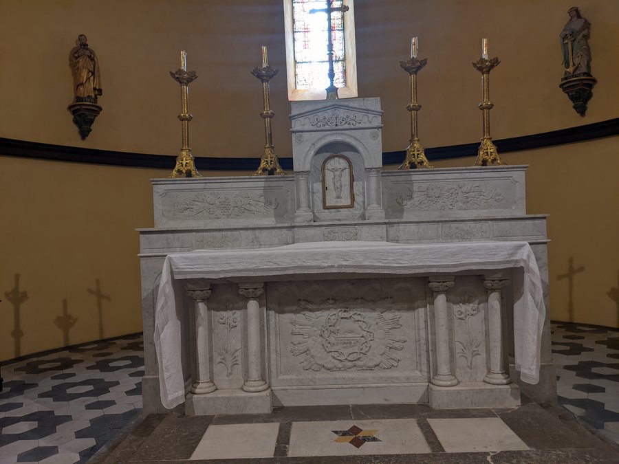 File:La Bâtie-Rolland - Autel, église (mai 2022).jpg