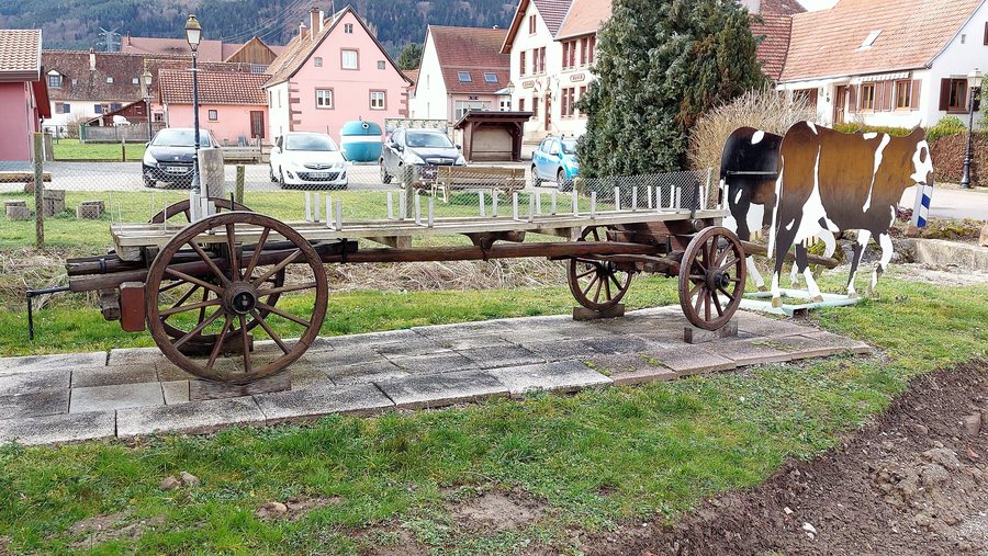 File:Hengwiller chariot décoratif.jpg