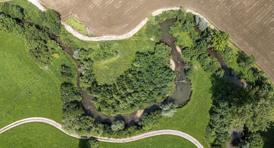 Luftaufnahme der natürlichen Krems zwischen Nußbach und Wartberg an der Krems