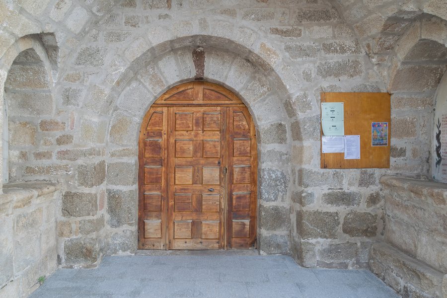 File:Saint Martin church in Grandrieu (2).jpg