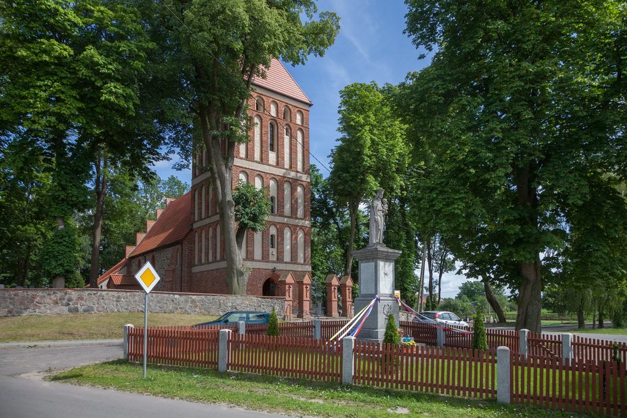 Historische Pfarrkirche St. Martin in Wrocki, Polen