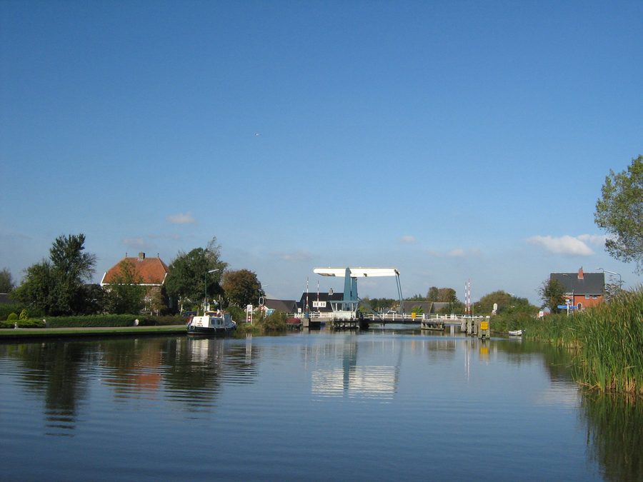 Main bridge over the Kromme Mijdrecht in De Hoef, Utrecht, Netherlands