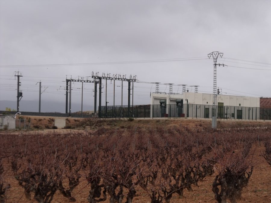 File:Estación eléctrica cerca de la torre de telegrafía óptica de San Antonio.jpg