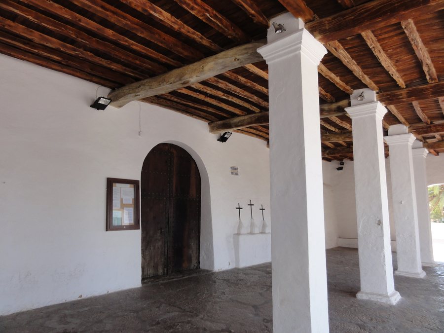 File:Església de Sant Jordi - Porche.jpg