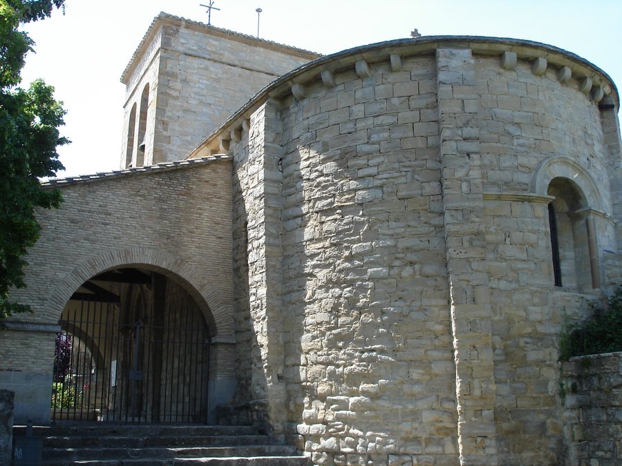 File:Cizur Menor - Kirche - panoramio.jpg