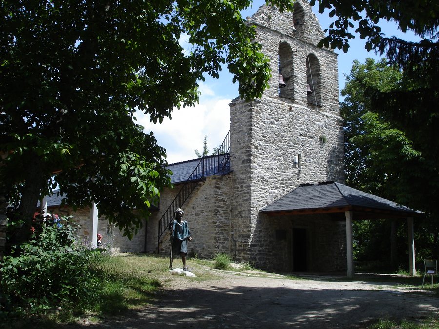 File:Iglesia de San Andrés (La Faba, Vega de Valcarce) panoramio.jpg