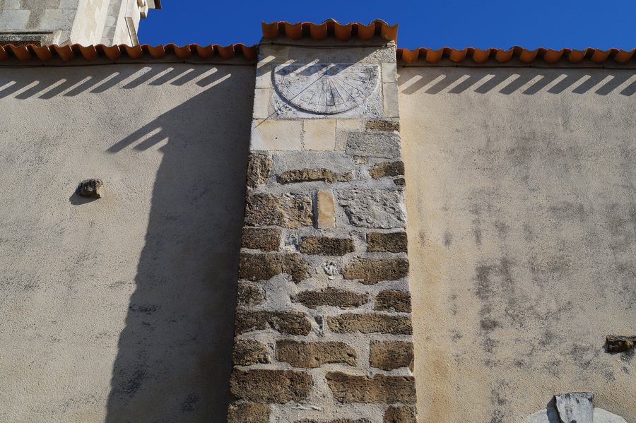 File:Cadran solaire de l’église Saint-Hilaire de Saint-Hilaire-la-Forêt (Éduarel, 12 avril 2016).JPG