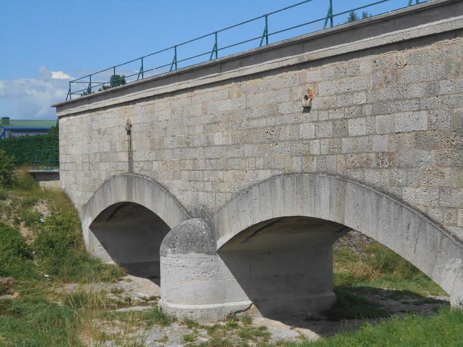 Aquädukt über dem Triestinghochwassergraben in Leobersdorf