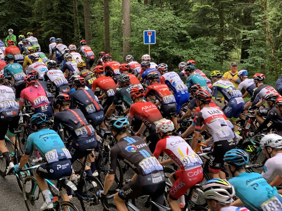 File:8e Étape Tour France 2021 Rue Échallon - Oyonnax (FR01) - 2021-07-03 - 7.jpg