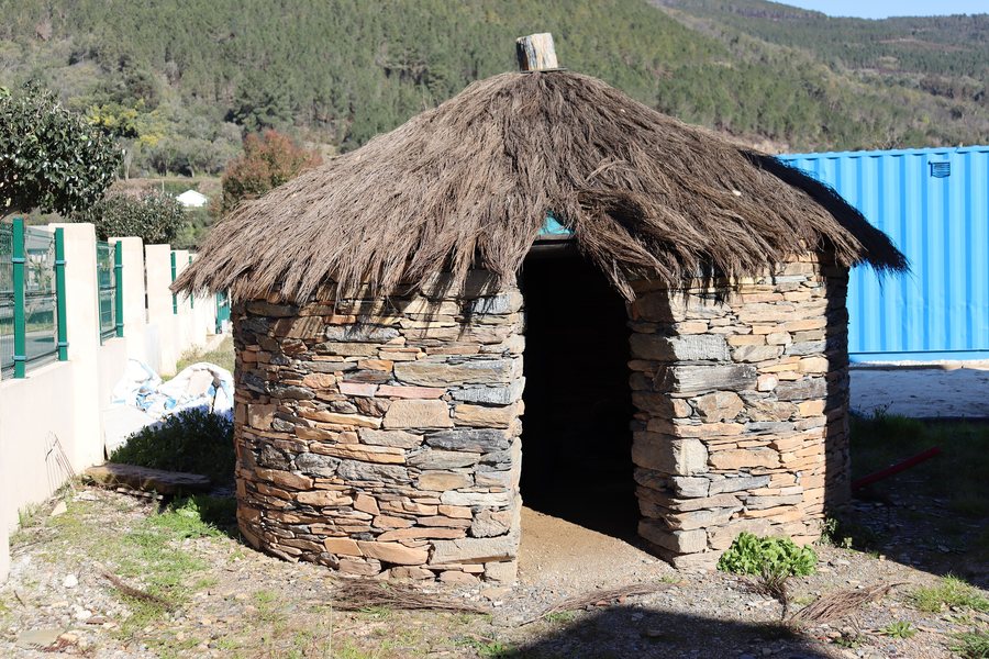 File:Choza.001 - CIMAR (Ribas de Sil).jpg