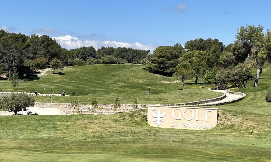 File:Saumane-de-Vaucluse - Le golf de Saumane.jpg