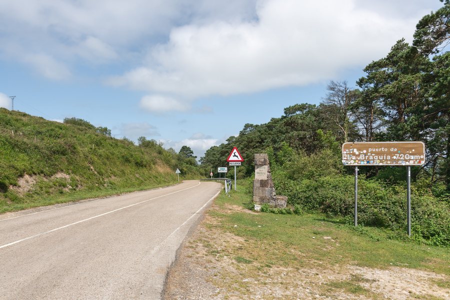 File:Puerto de La Braguía - Selaya, Spain - July 26, 2024.jpg