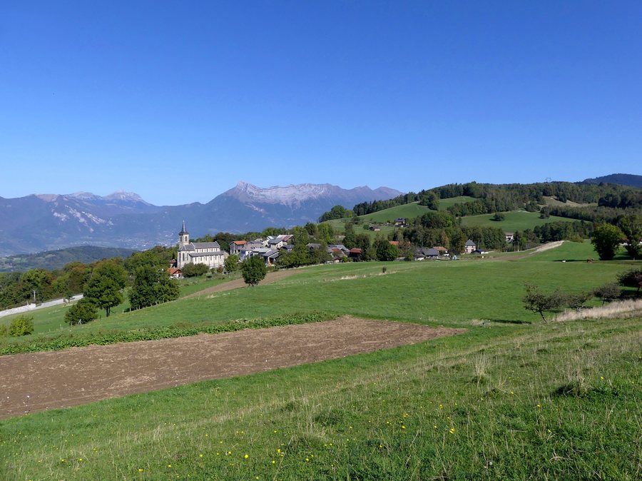 File:Environs de La Table dans la Combe de Savoie (octobre 2023).JPG