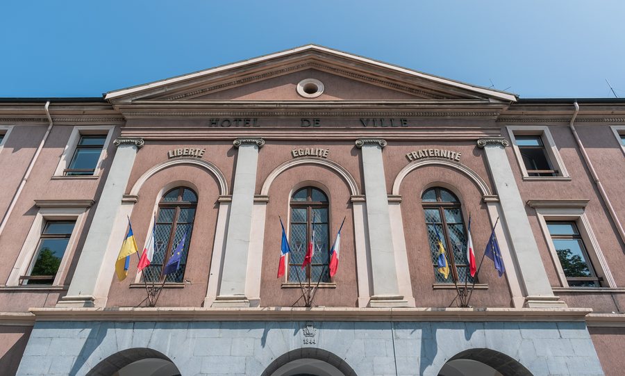 File:Town hall of Sallanches (4).jpg