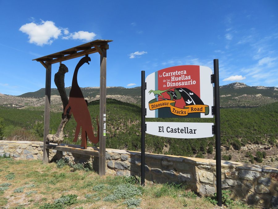 File:Paleontología. Icnitas del Jurásico-Cretácico del yacimiento El Castellar (Teruel).jpg