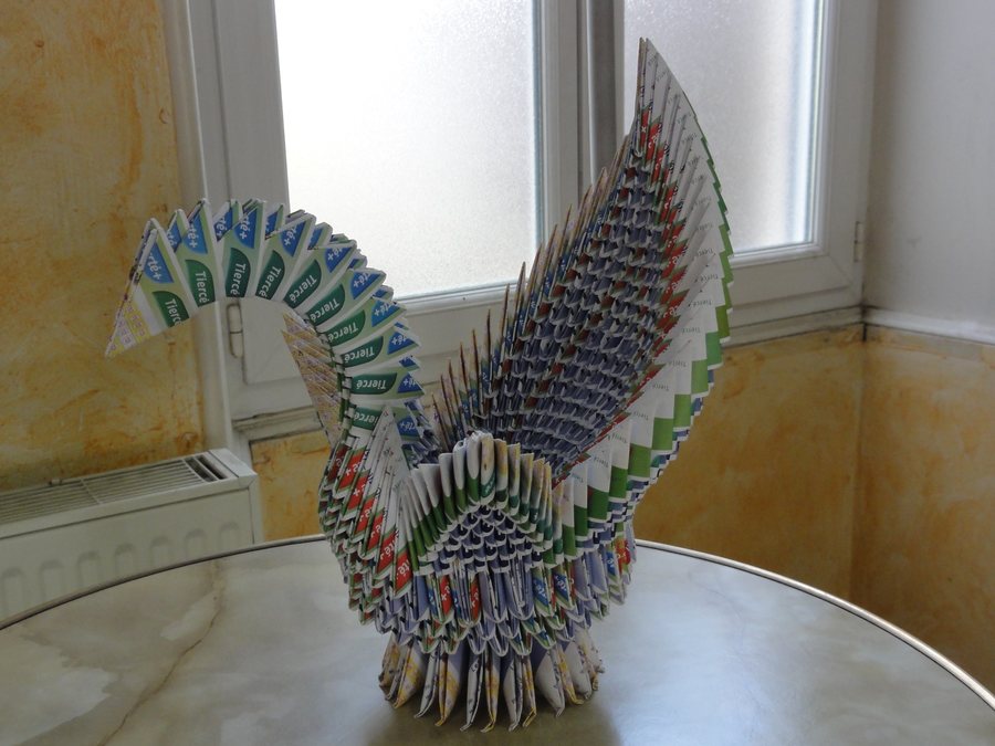 File:Saint-Genis-de-Saintonge (Charente-Maritime) origami swan.JPG