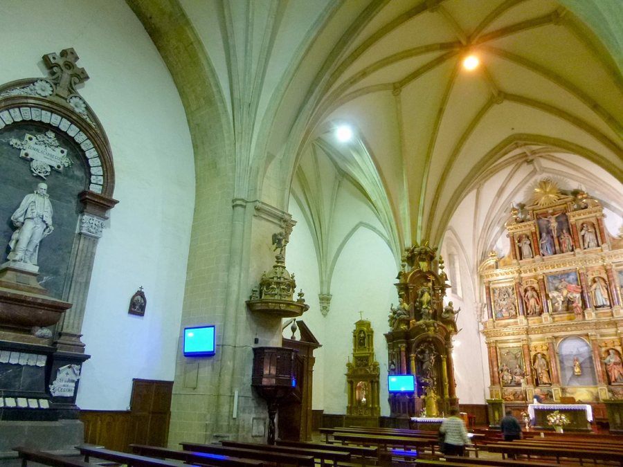 File:Zegama - Iglesia de San Martín de Tours, interiores 22.jpg