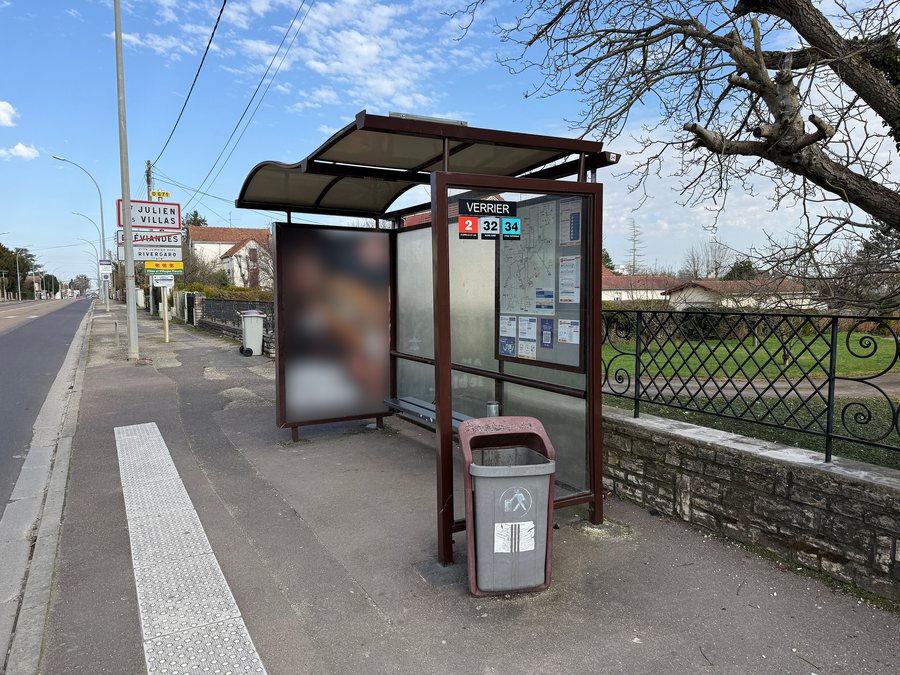 File:Arrêt Bus Verrier Avenue Général Leclerc - Bréviandes (FR10) - 2026-02-27 - 1.jpg