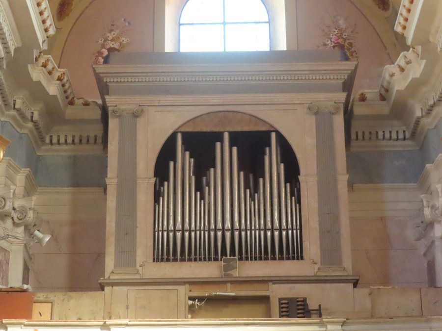 Mentasti organ in the church of San Nicola, Diano Gorleri