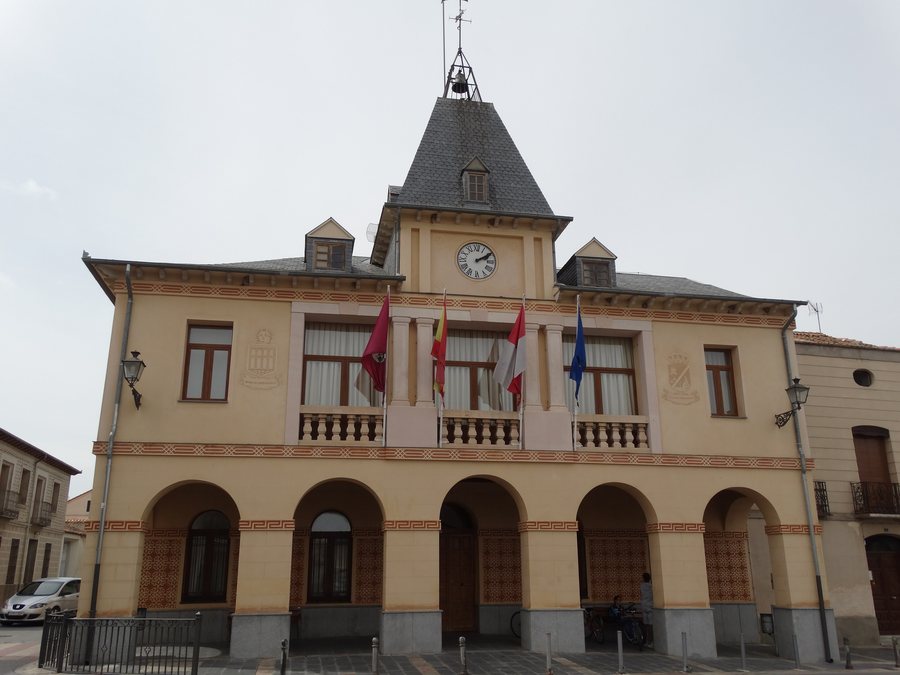File:01 Bernardos Ayuntamiento Ni.jpg