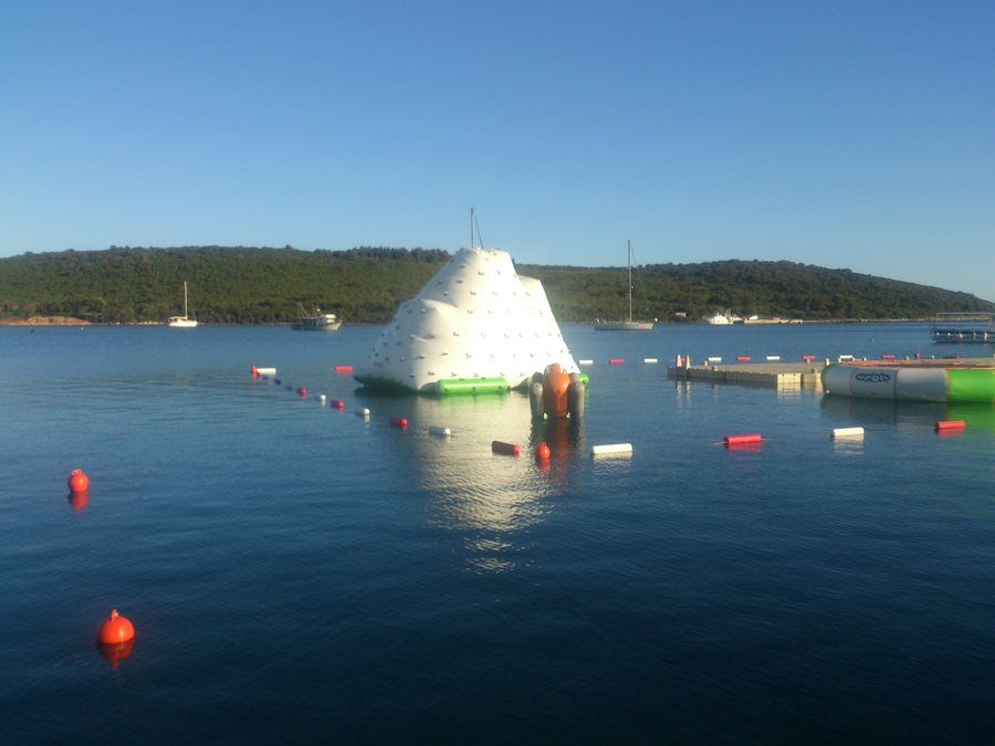 File:Aquapark .. DelMar ,Banjole - panoramio.jpg
