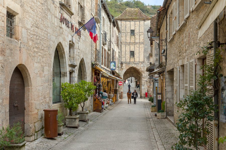 File:Rocamadour - Hôtel de Ville & Porte Salmon.jpg