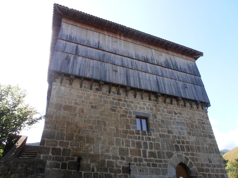 File:412 Donamaria Torre Jaureguia.JPG