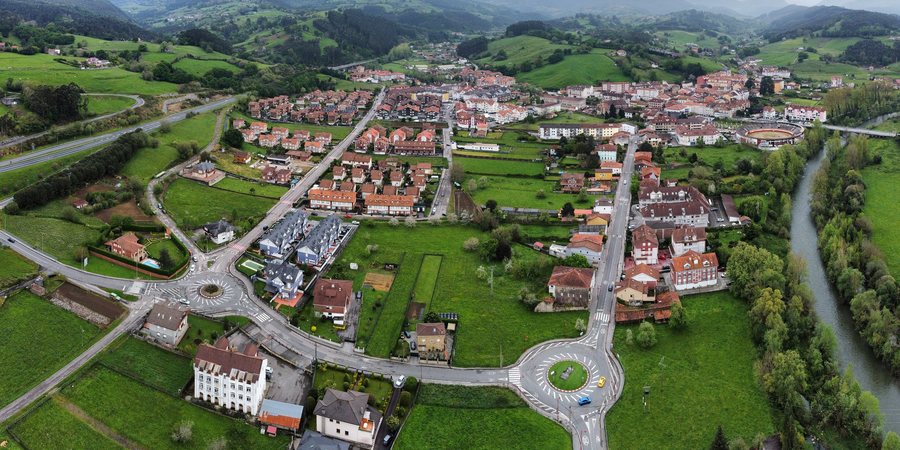 File:Ampuero.jpg