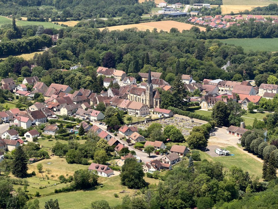 File:Voiteur (Jura).jpg