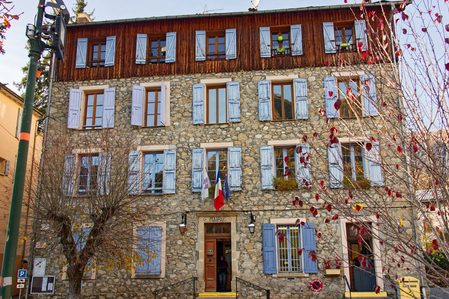 File:Town hall of Beauvezer.jpg