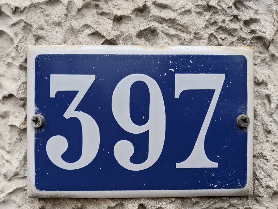 File:Numéro de rue 397 à Massieux, Ain, France (2022).jpg