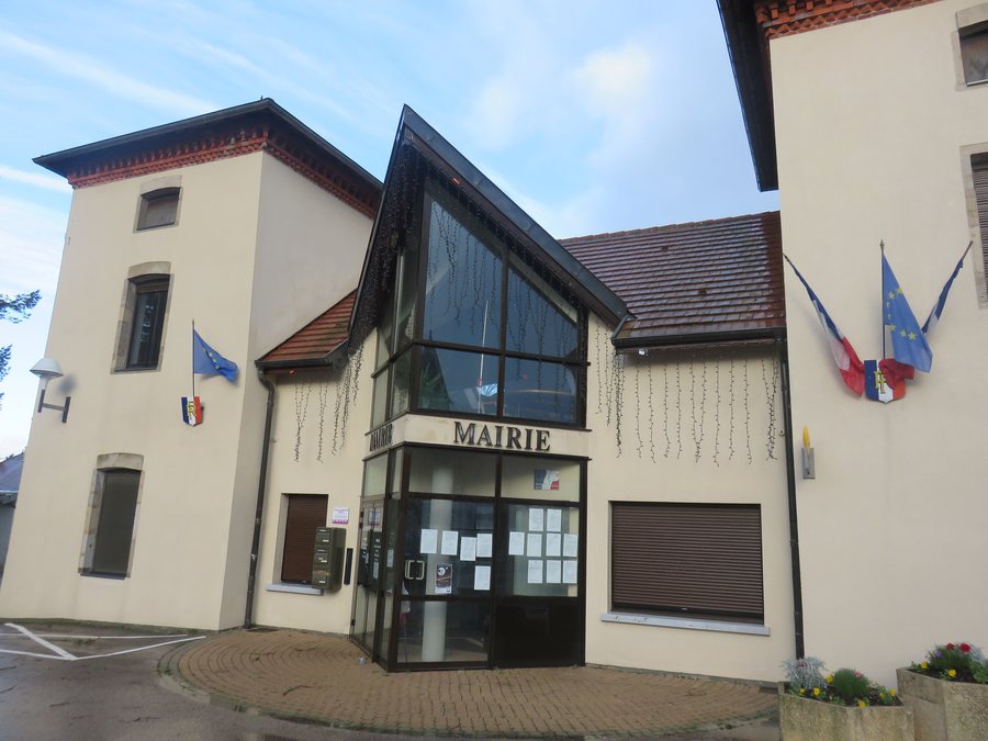 File:Dampierre - Mairie.JPG