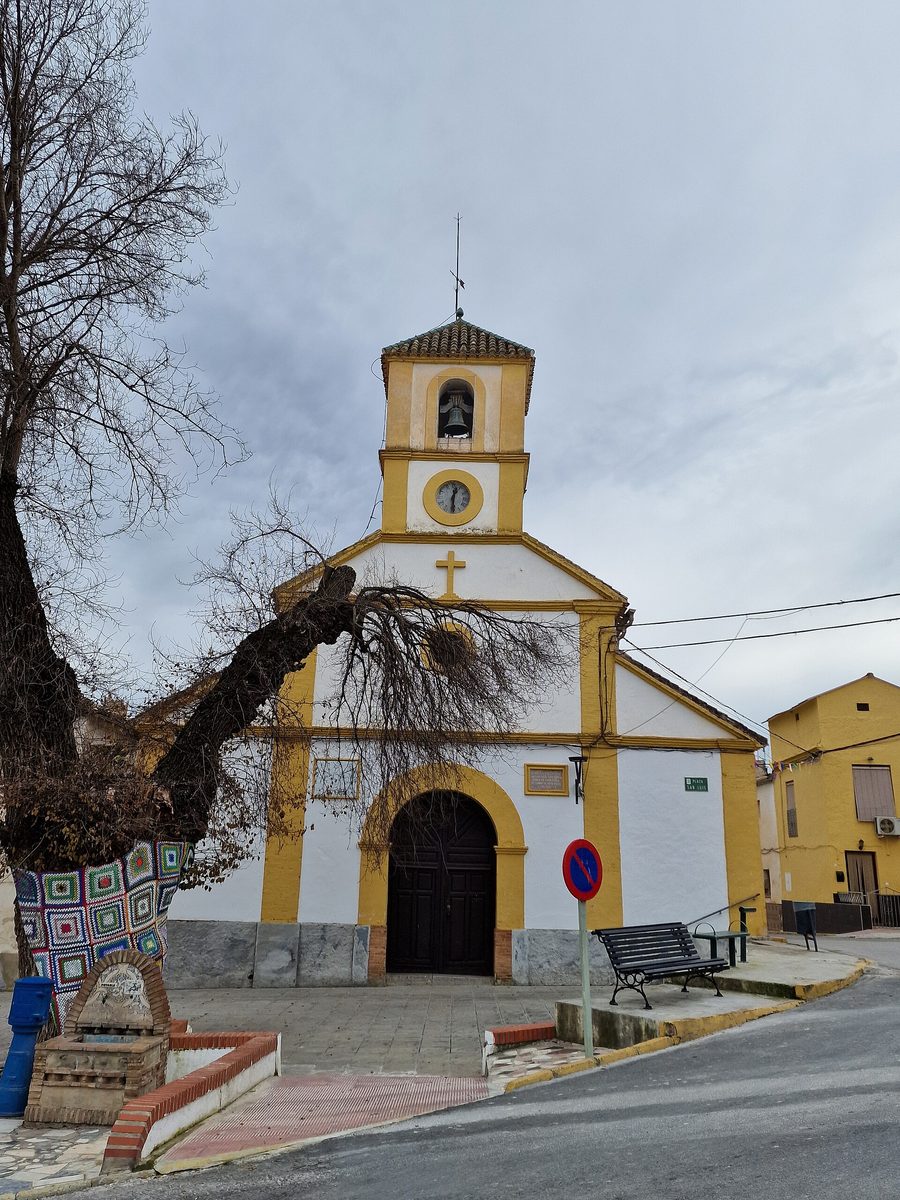 Kapelle der Familie Dávila auf der Plaza San Luis in Brácana bei Íllora, Granada