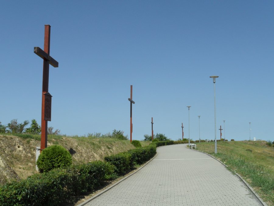 File:Aljmas Calvary.JPG