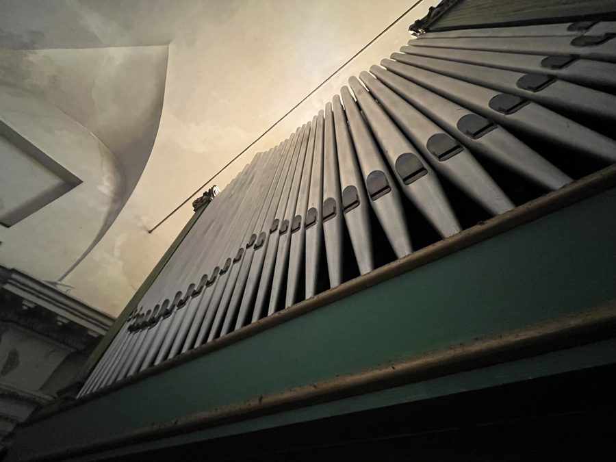 Organ in the church of San Bartolomeo in Caramagna Ligure