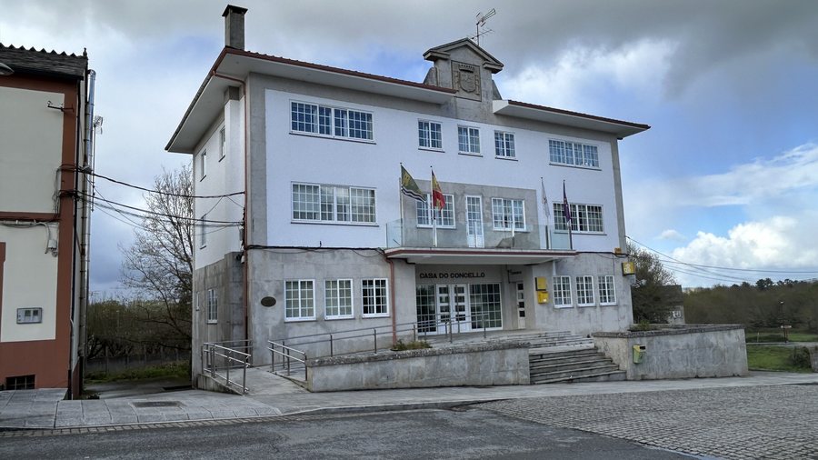 File:Town hall of Cospeito.jpg