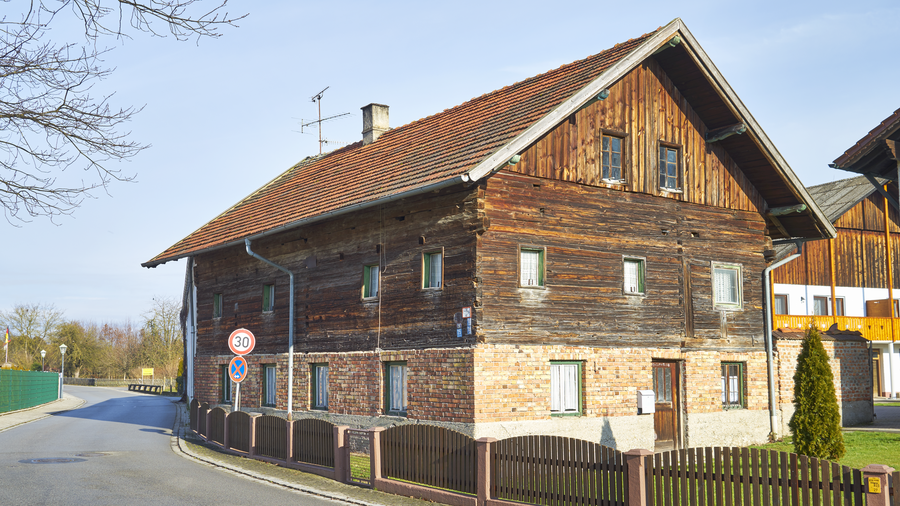 Farmhouse of a four-sided farmstead in Egglfing am Inn