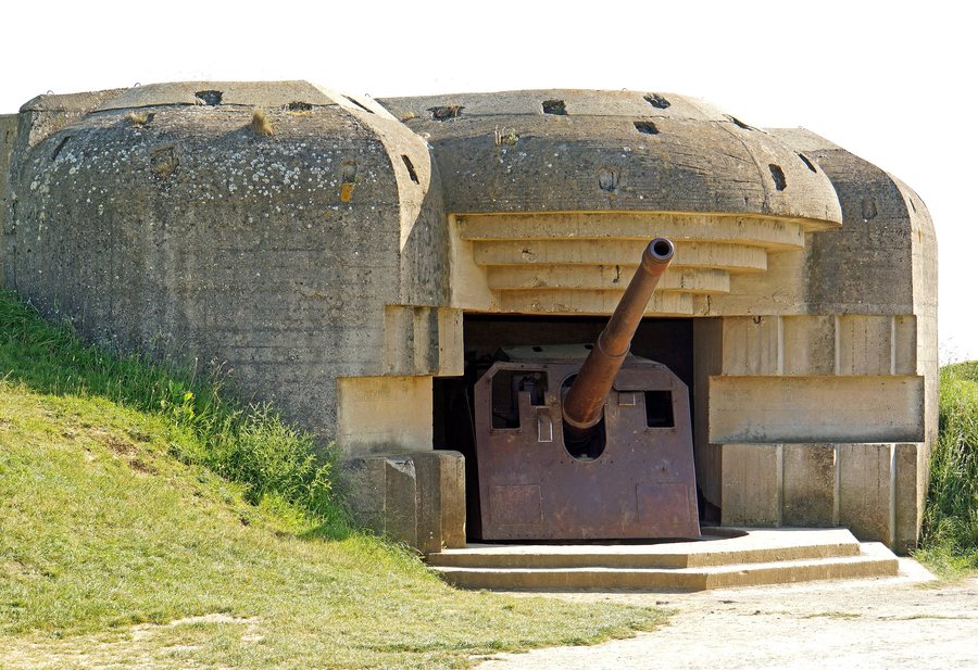 File:France-000763 - Longues-sur-Mer Battery - Gun 3 (14879861240).jpg