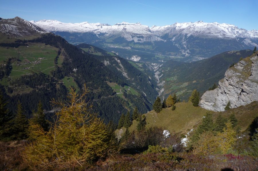 File:Outer Safiental at Tenna as seen from Heinzenberg.jpg